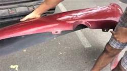 What fastening of the bumper to the wing of the Dodge Caravan