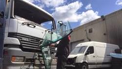 Windshield Replacement Mercedes Actros 1844 Video
