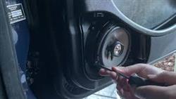 Replacement Of Standard Speakers Mercedes W202 Restyling
